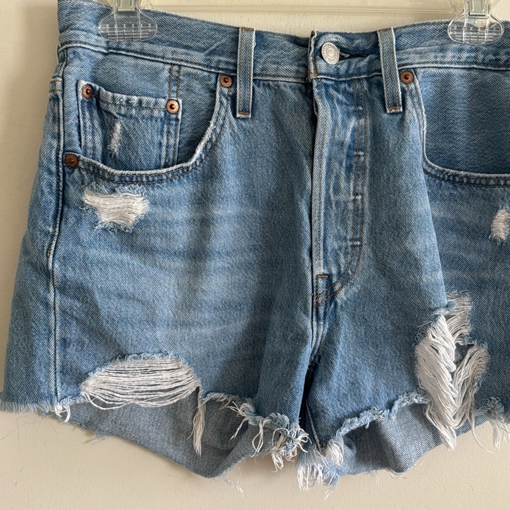 Levi’s 501 Ripped distressed Denim Shorts size 27 - Picture 3 of 7